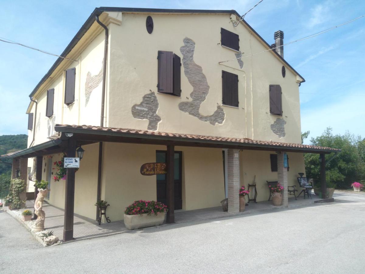 B&B Marcello & Francesca Urbino Buitenkant foto
